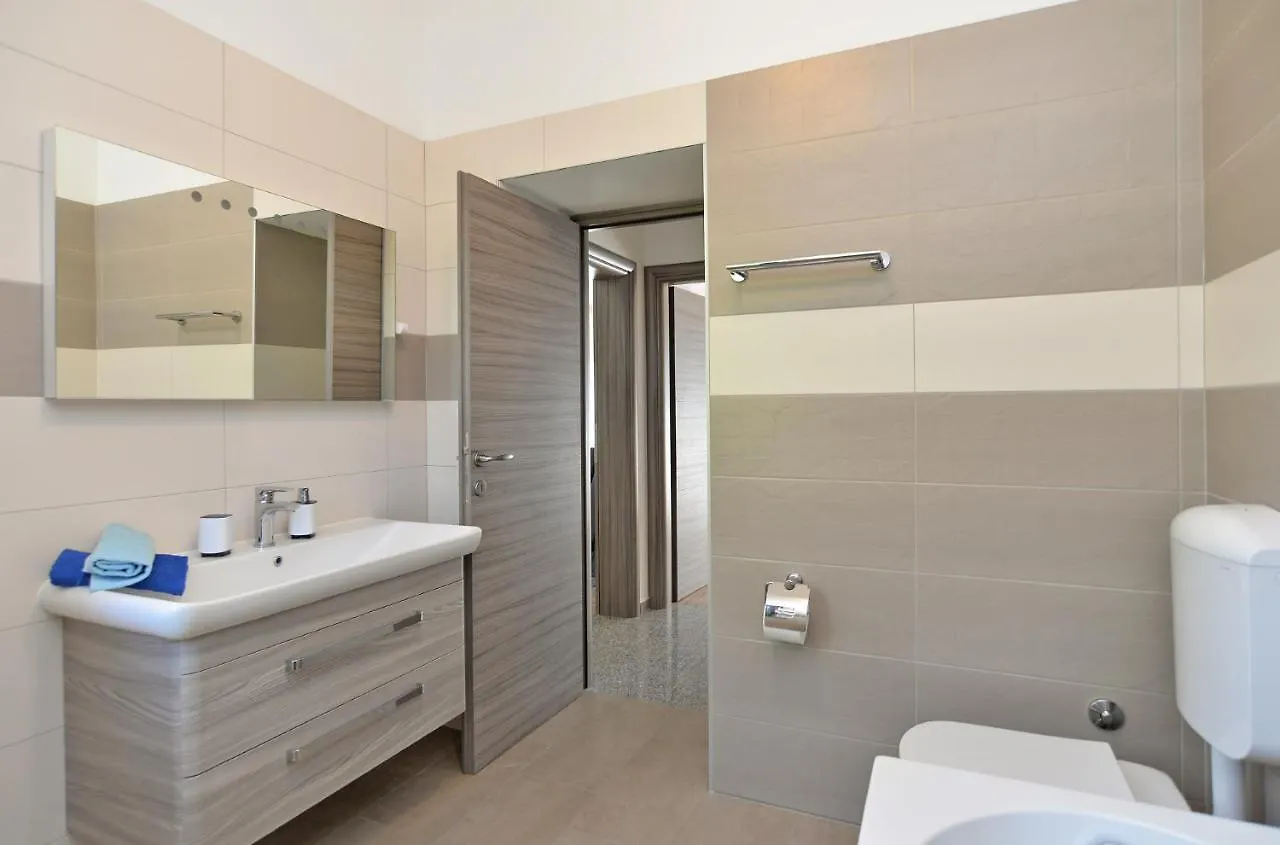בית נופש הוילה Galižana House Roberto 1384