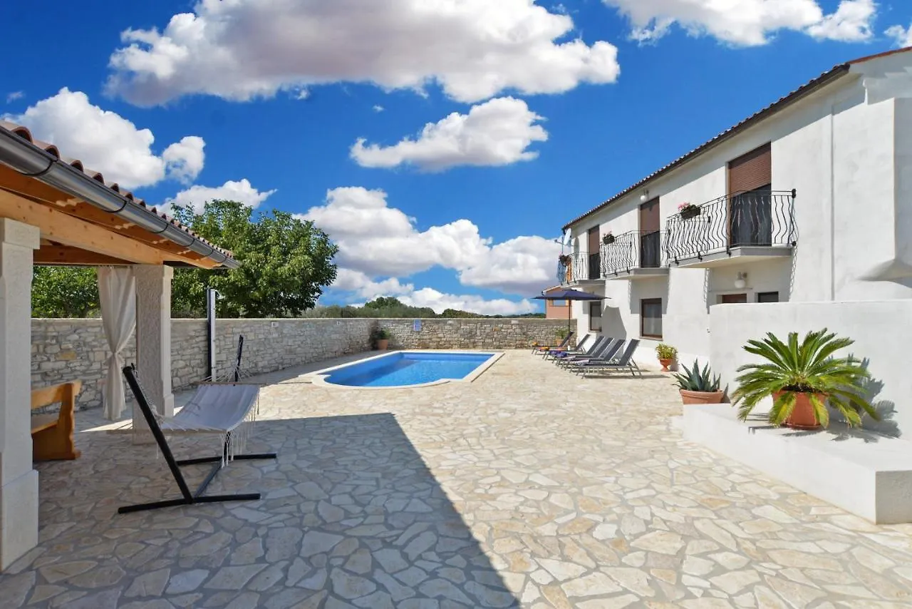 Casa vacanze Villa House Roberto 1384 Galižana