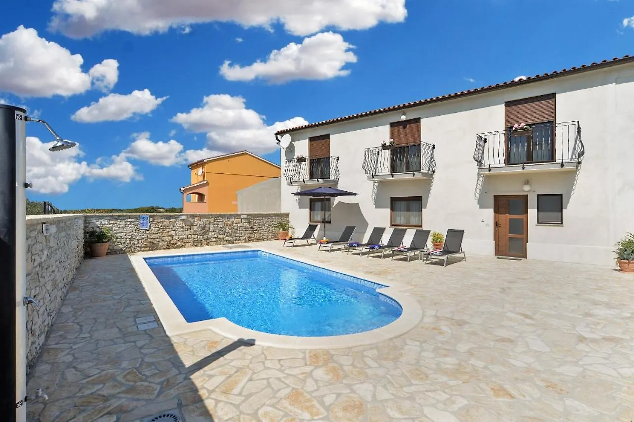 הוילה Galižana House Roberto 1384 0*,  קרואטיה
