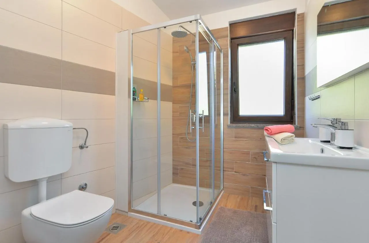 Villa House Roberto 1384 Galižana