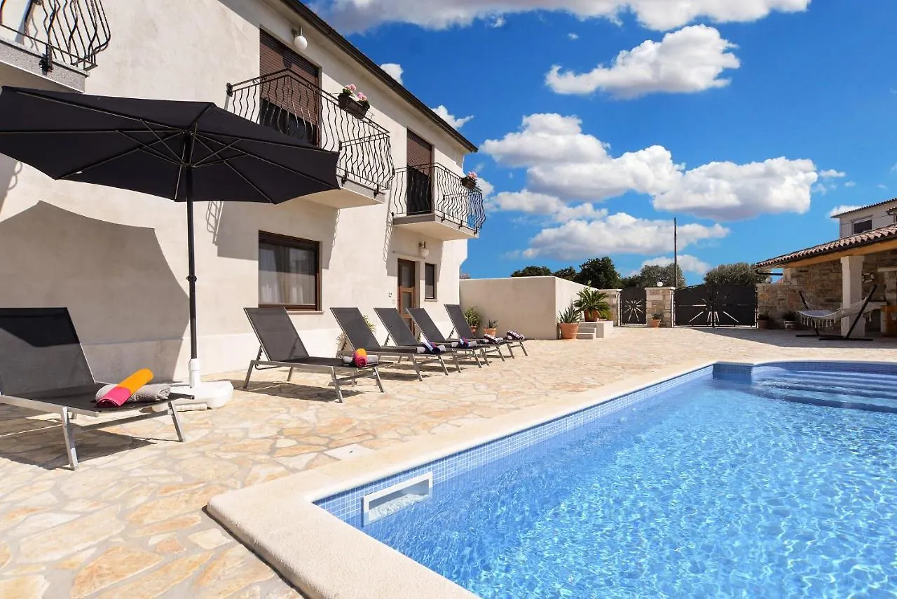 Casa vacanze Villa House Roberto 1384 Galižana Croazia
