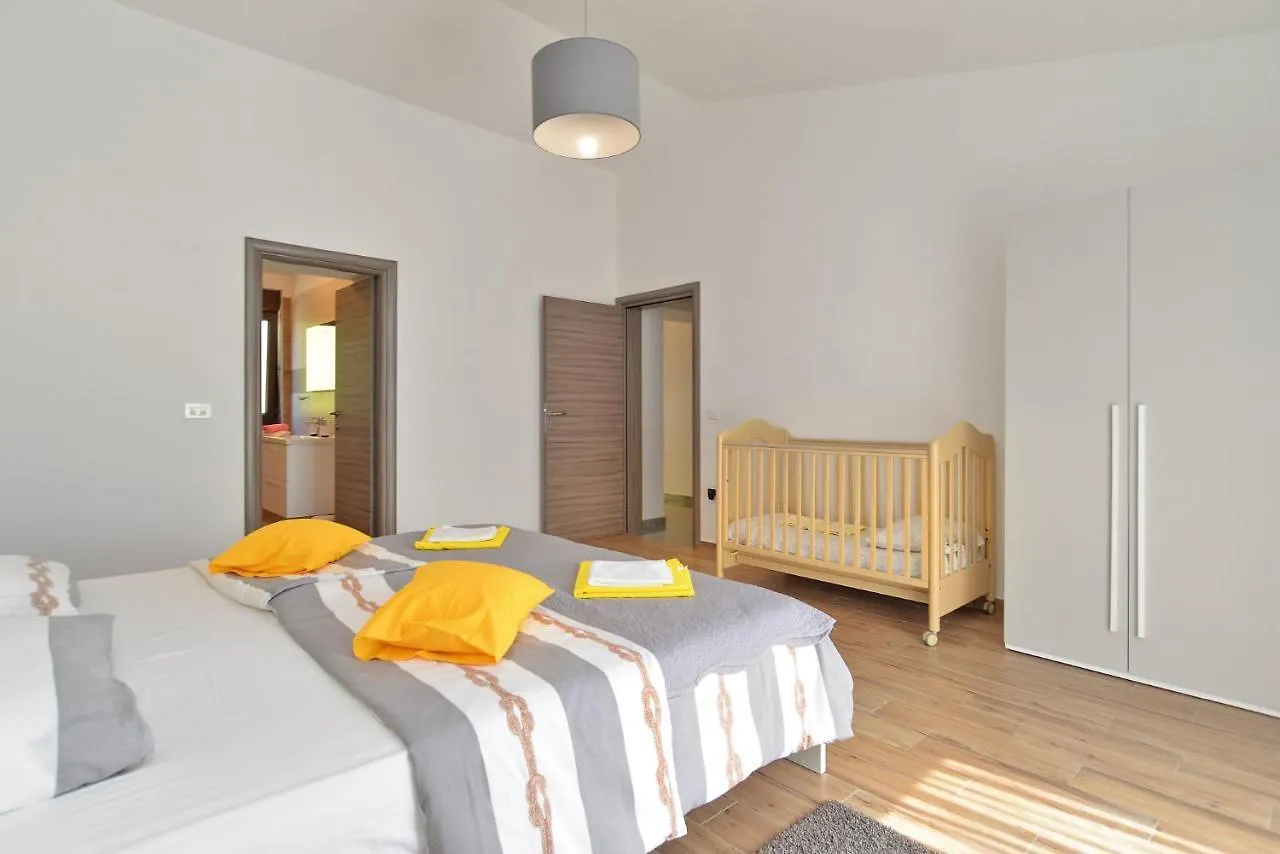 הוילה Galižana House Roberto 1384 0*,
