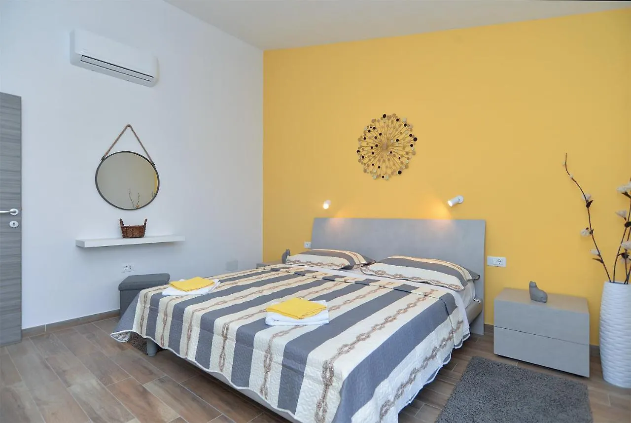 Casa vacanze Villa House Roberto 1384 Galižana