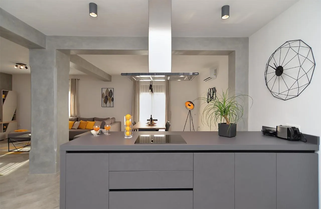 הוילה Galižana House Roberto 1384 בית נופש