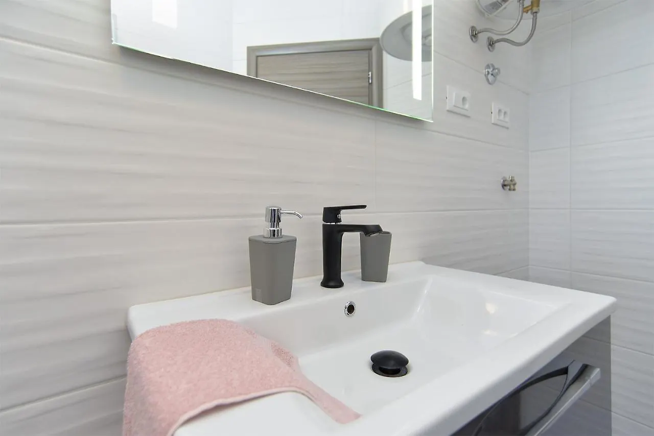 הוילה Galižana House Roberto 1384